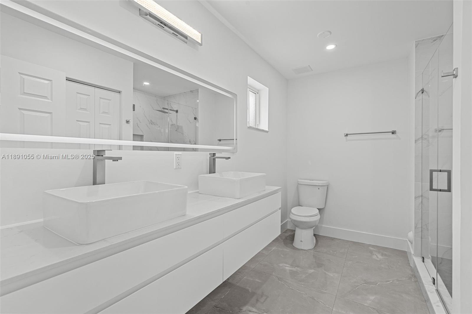 See details   /   sq. ft. $ 2025-10-06 0 Photo