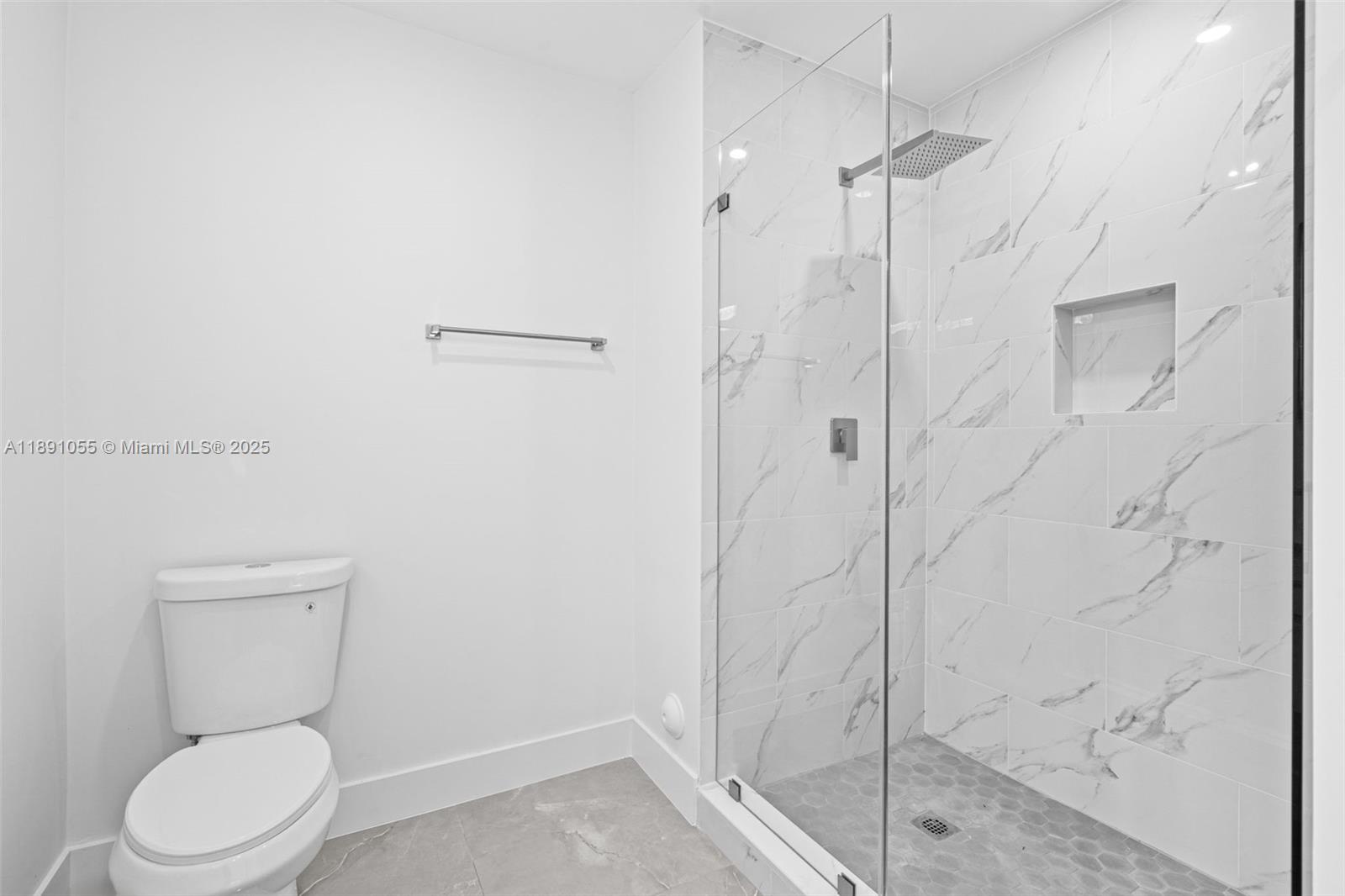 See details   /   sq. ft. $ 2025-10-06 0 Photo