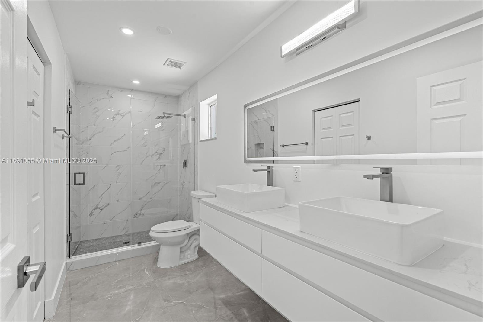 See details   /   sq. ft. $ 2025-10-06 0 Photo