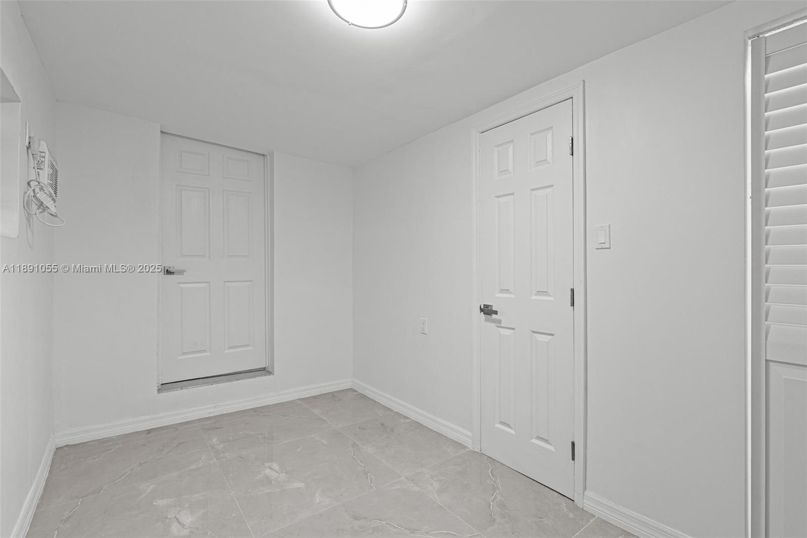 See details   /   sq. ft. $ 2025-10-06 0 Photo