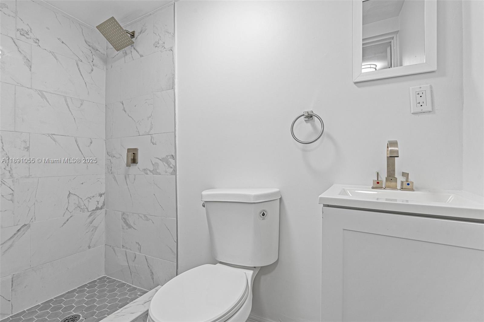 See details   /   sq. ft. $ 2025-10-06 0 Photo