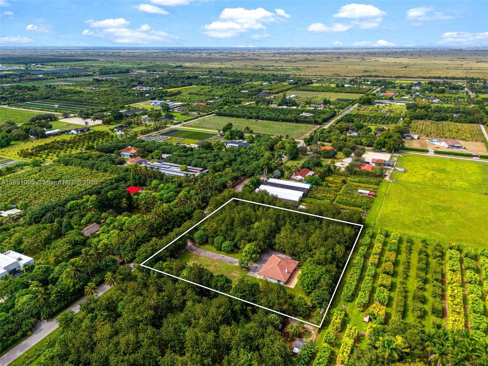 See details   /   sq. ft. $ 2025-10-06 0 Photo