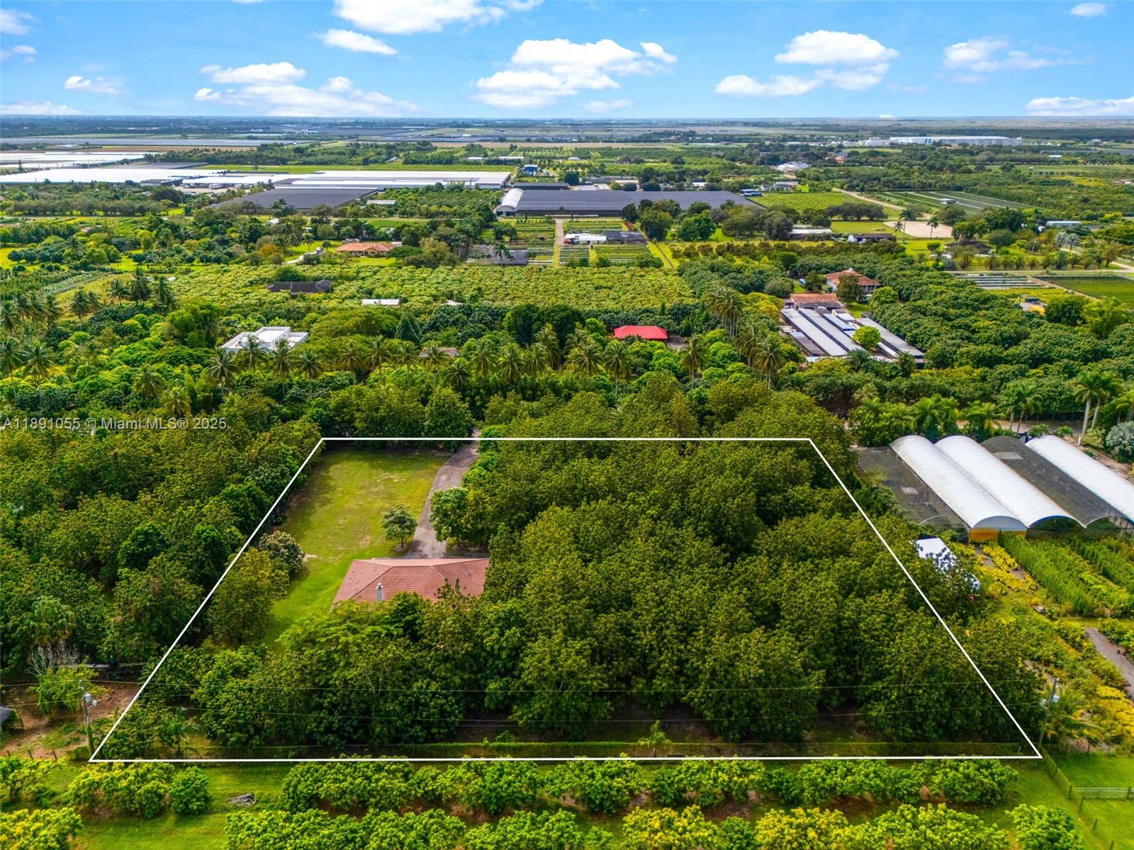 See details   /   sq. ft. $ 2025-10-06 0 Photo