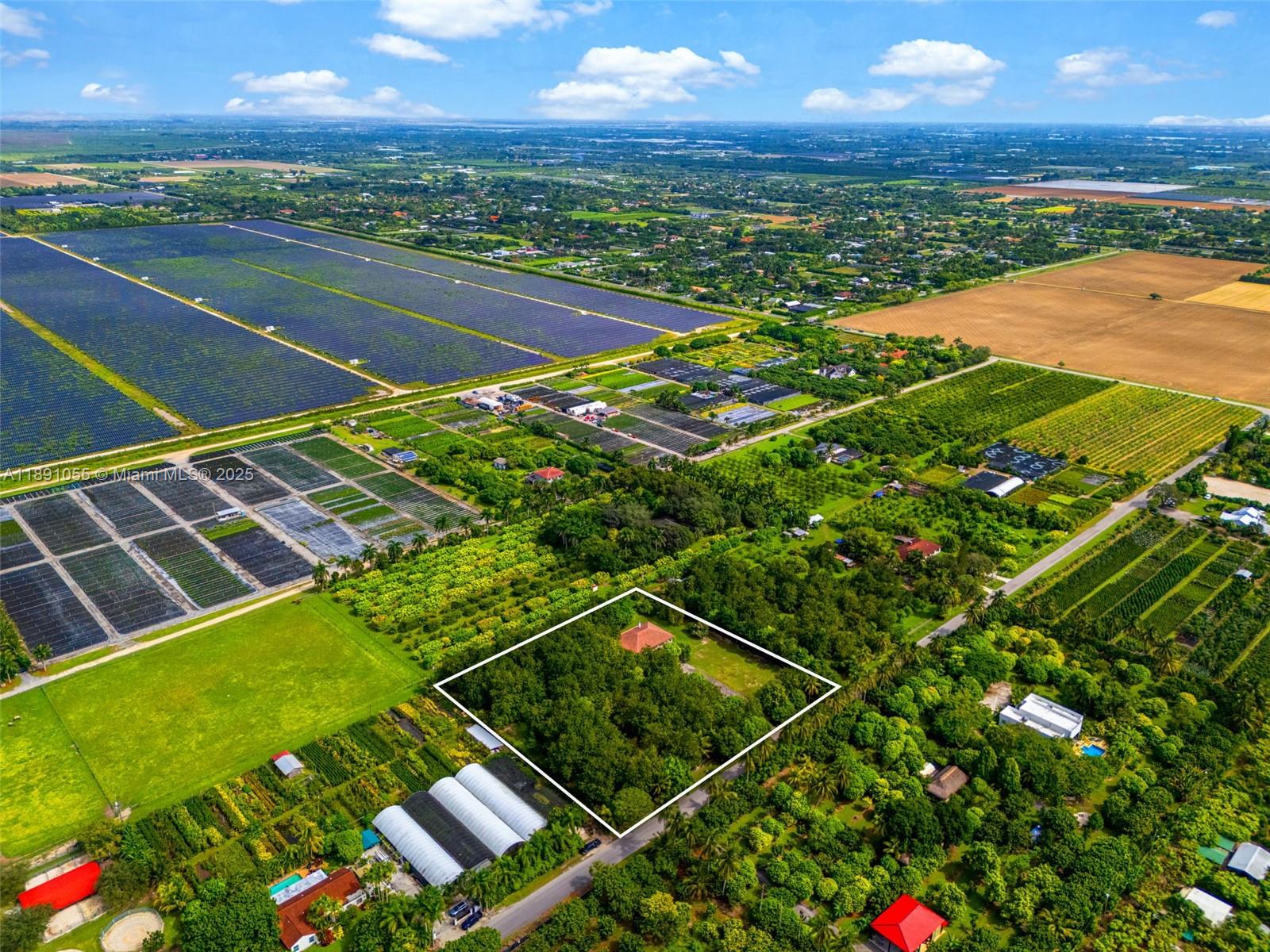 See details   /   sq. ft. $ 2025-10-06 0 Photo