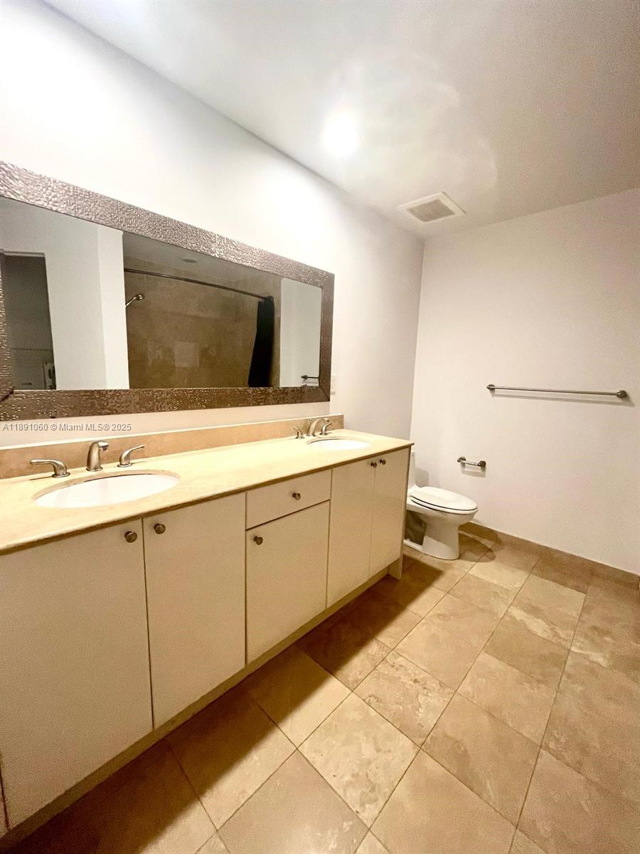 Photo of 1745 HALLANDALE BEACH BLVD  #2404W, Hallandale Beach, Florida, 33009 - LARGE MASTER BATHROOM
