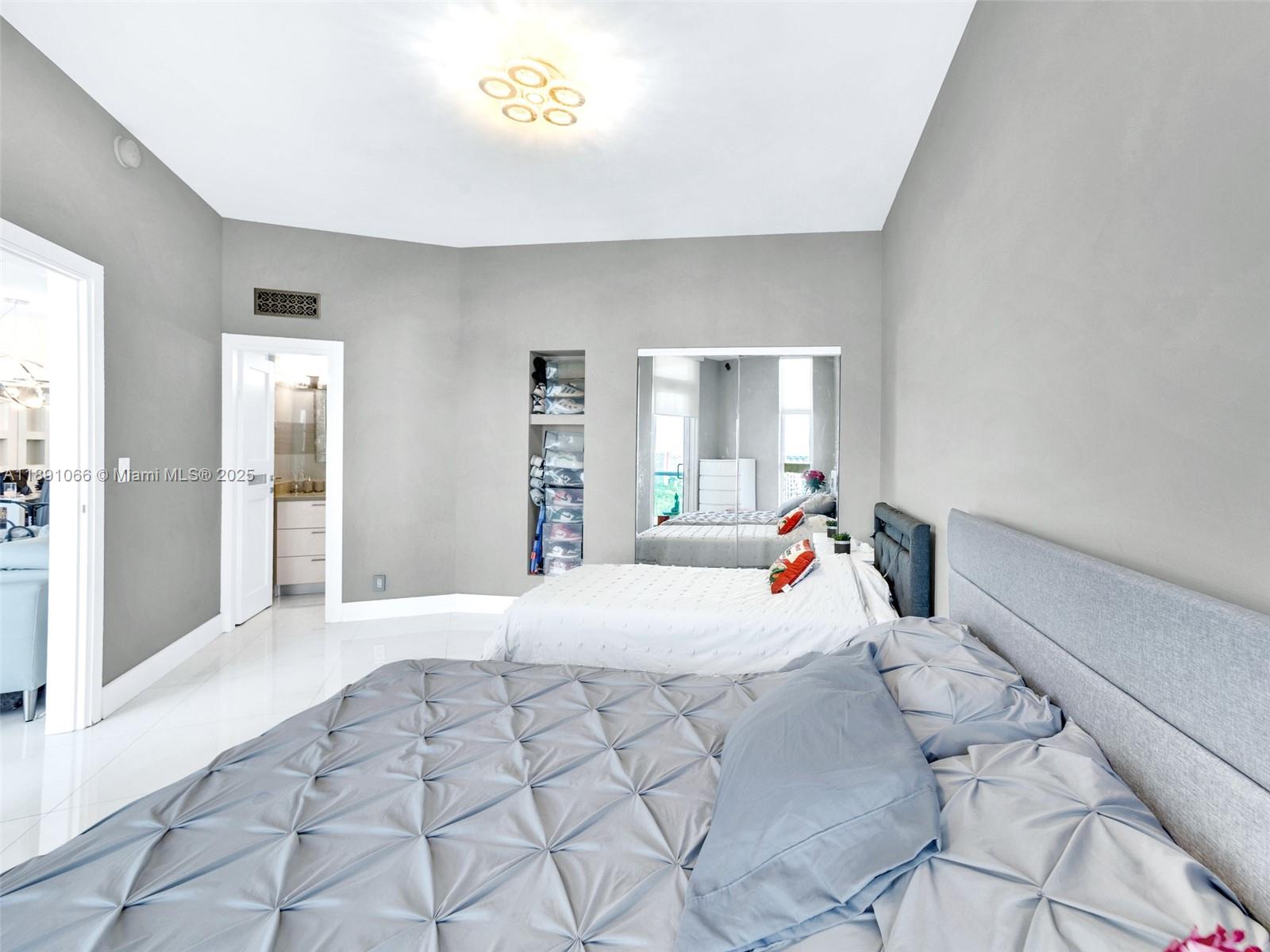 PH01 2 / 2 1357 sq. ft. $ 2025-10-06 0 Photo