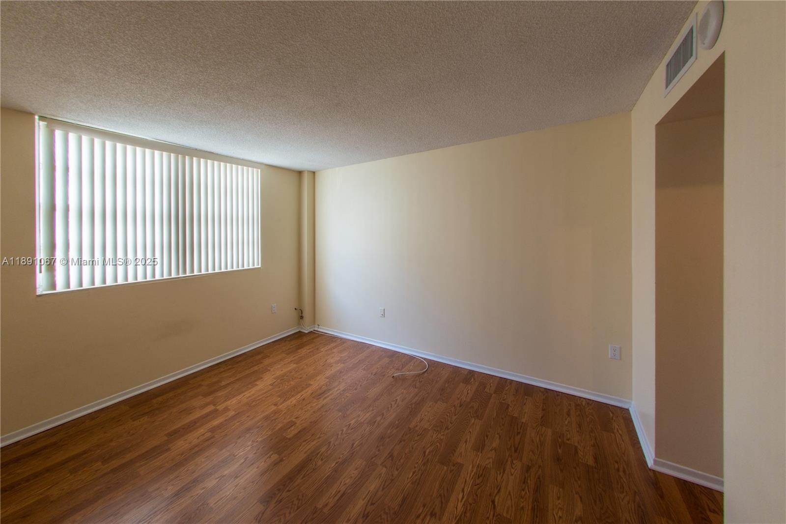 Photo of 1833 Ocean Dr  #906, Hallandale Beach, Florida, 33009 - 