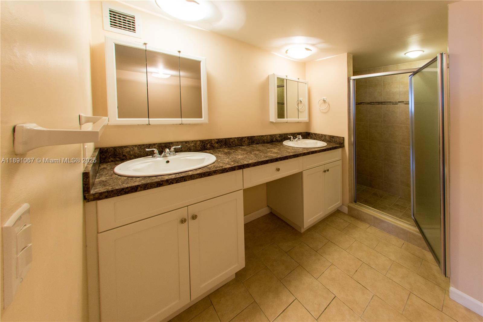 Photo of 1833 Ocean Dr  #906, Hallandale Beach, Florida, 33009 - 