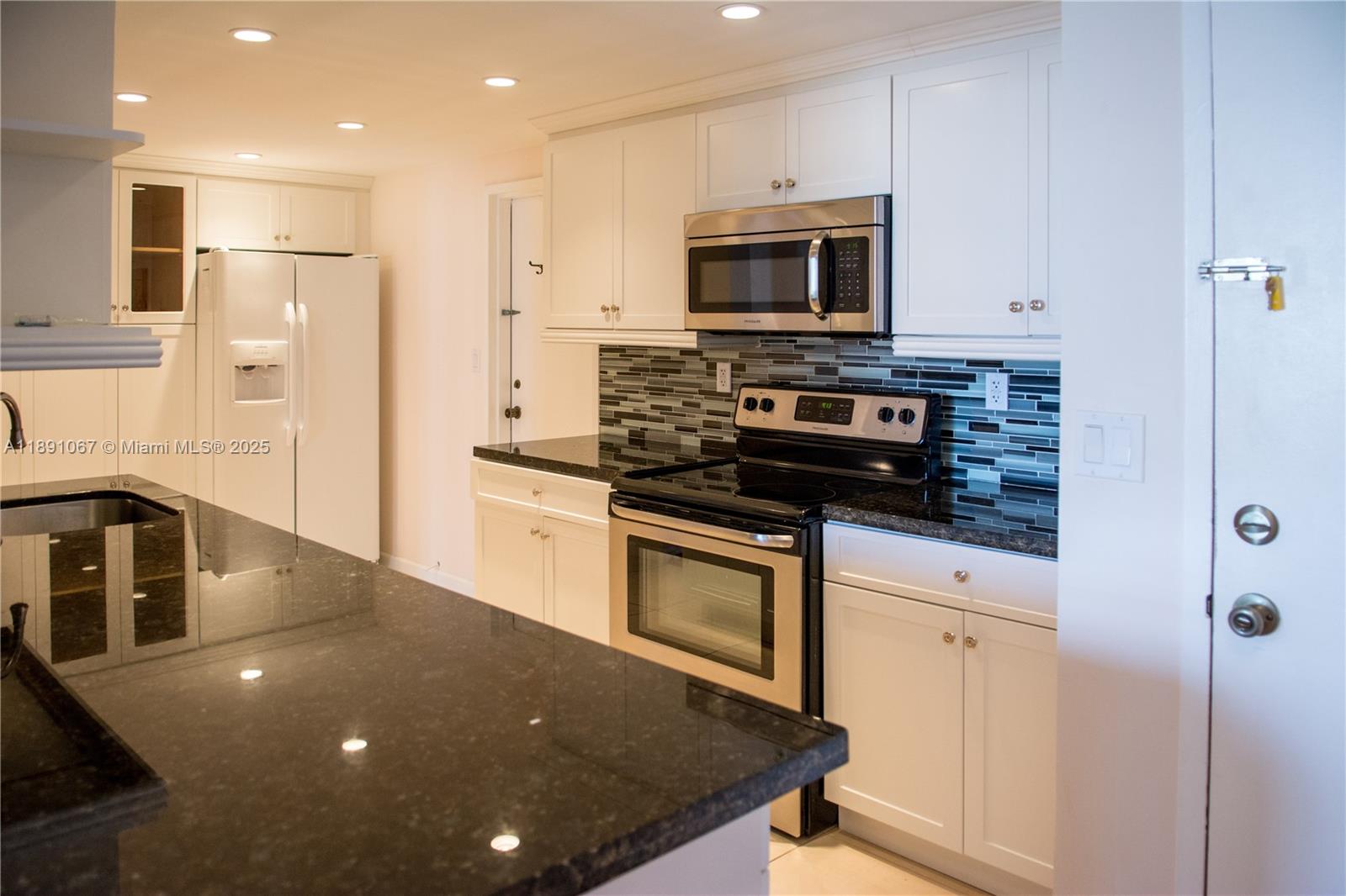 Photo of 1833 Ocean Dr  #906, Hallandale Beach, Florida, 33009 - 