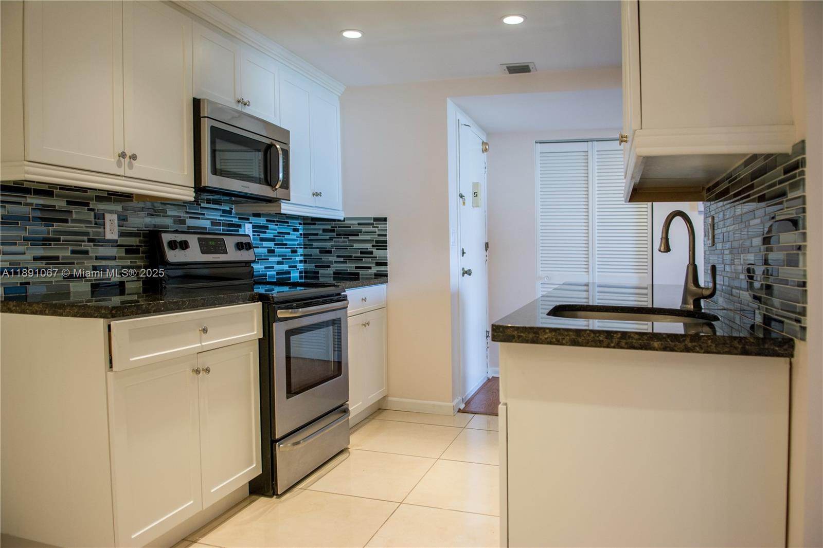 Photo of 1833 Ocean Dr  #906, Hallandale Beach, Florida, 33009 - 