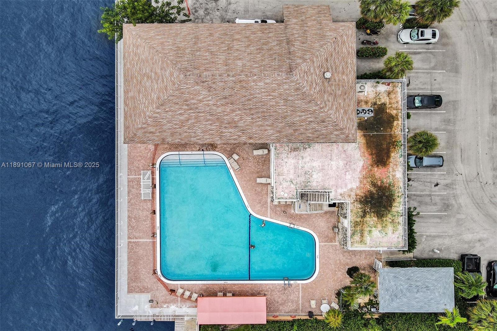 Photo of 1833 Ocean Dr  #906, Hallandale Beach, Florida, 33009 - 