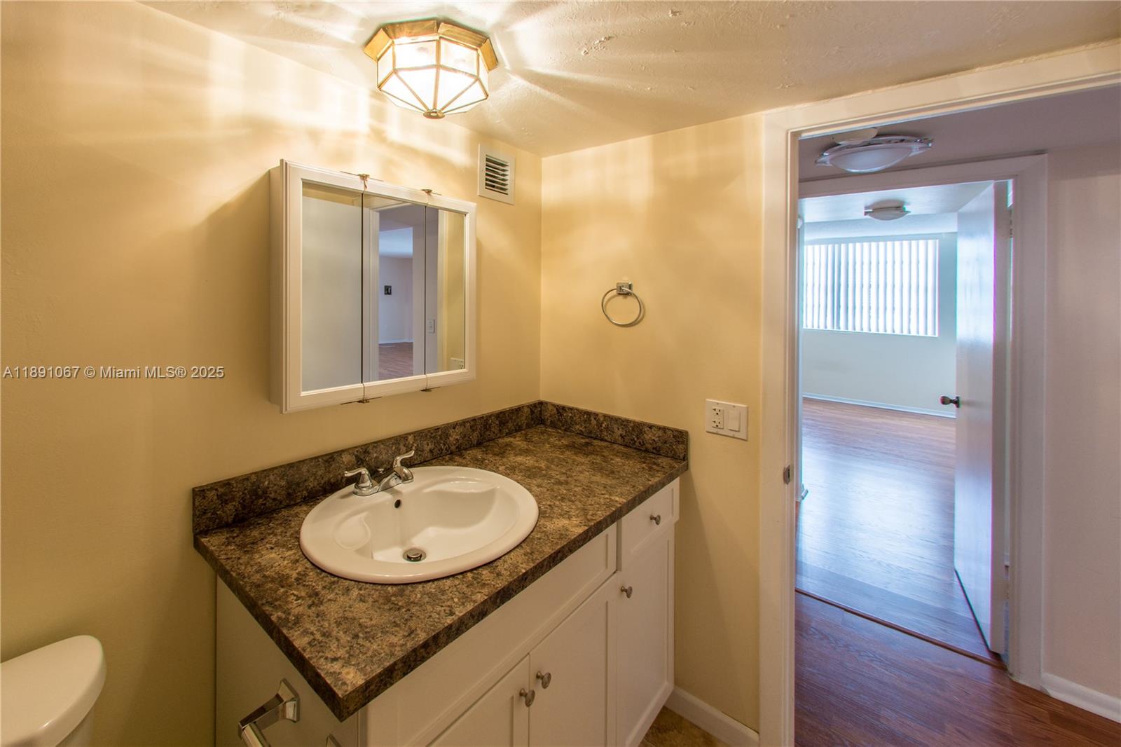 Photo of 1833 Ocean Dr #906, Hallandale Beach, Florida, 33009 -