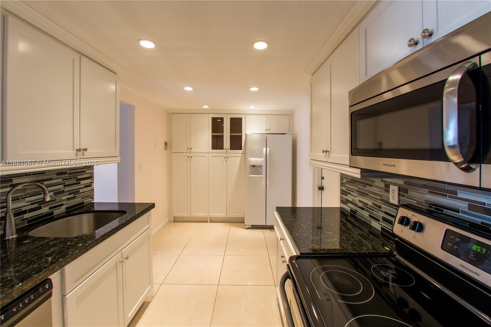 Photo of 1833 Ocean Dr  #906, Hallandale Beach, Florida, 33009 - 