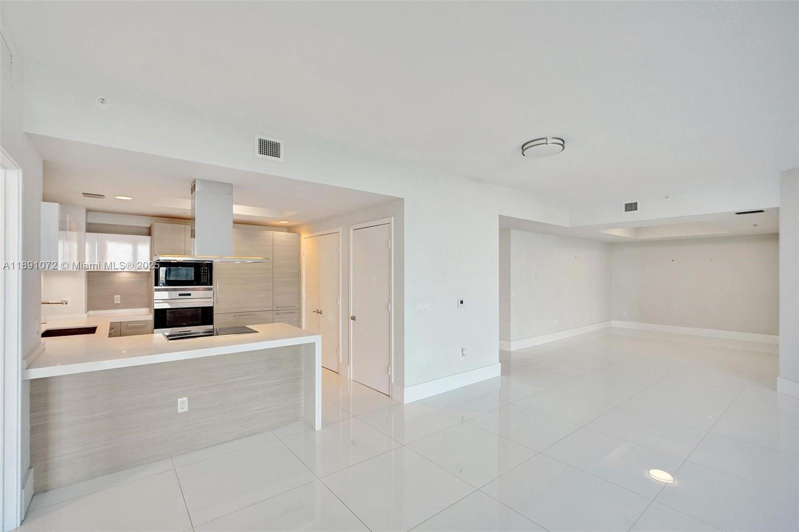 Photo of 17301 Biscayne Blvd  #708, North Miami Beach, Florida, 33160 -