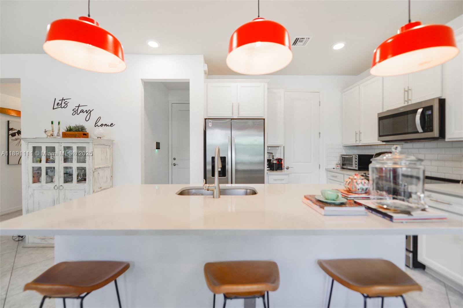 4735 3 / 3 1769 sq. ft. $ 2025-10-06 0 foto