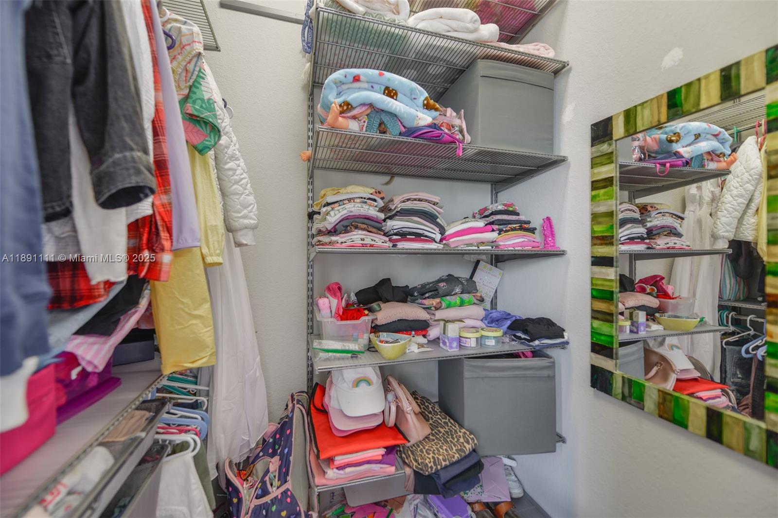 4735 3 / 3 1769 sq. ft. $ 2025-10-06 0 foto