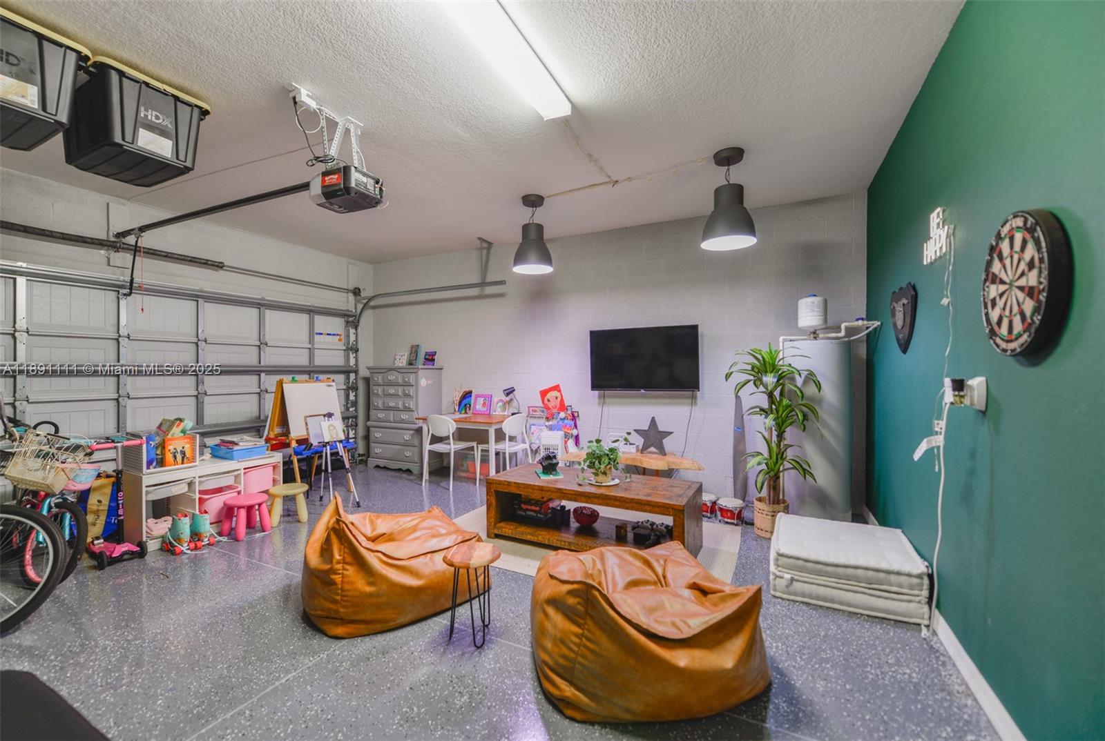 4735 3 / 3 1769 sq. ft. $ 2025-10-06 0 foto
