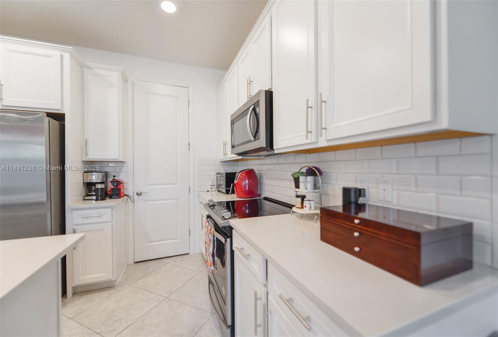 4735 3 / 3 1769 sq. ft. $ 2025-10-06 0 Photo