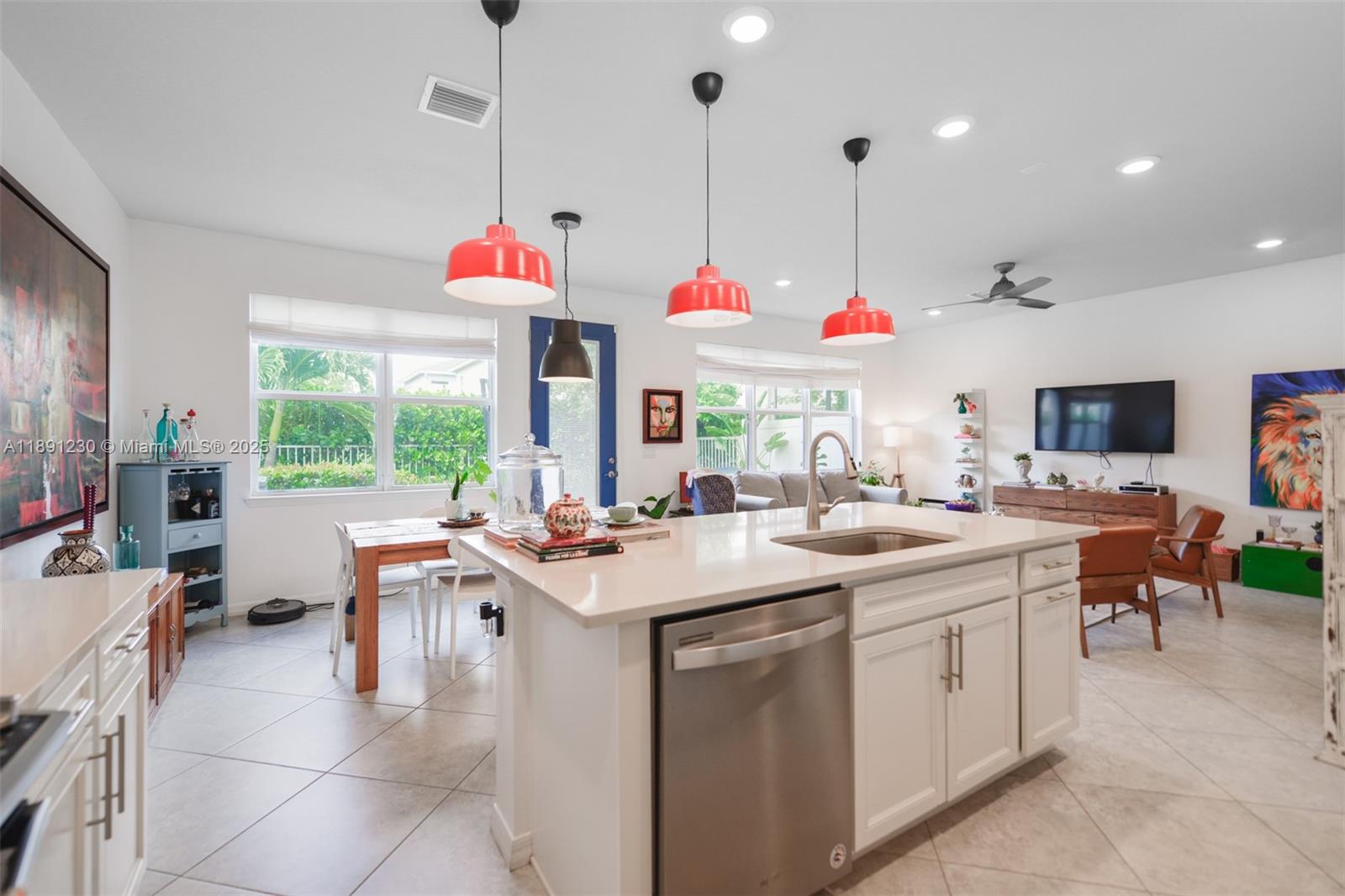 4735 3 / 3 1769 sq. ft. $ 2025-10-06 0 Photo
