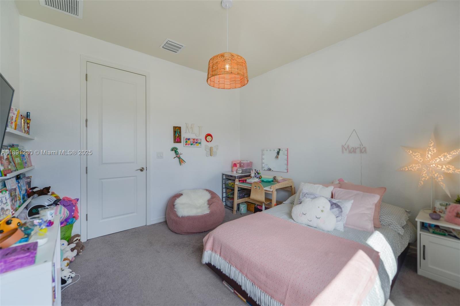 4735 3 / 3 1769 sq. ft. $ 2025-10-06 0 Photo