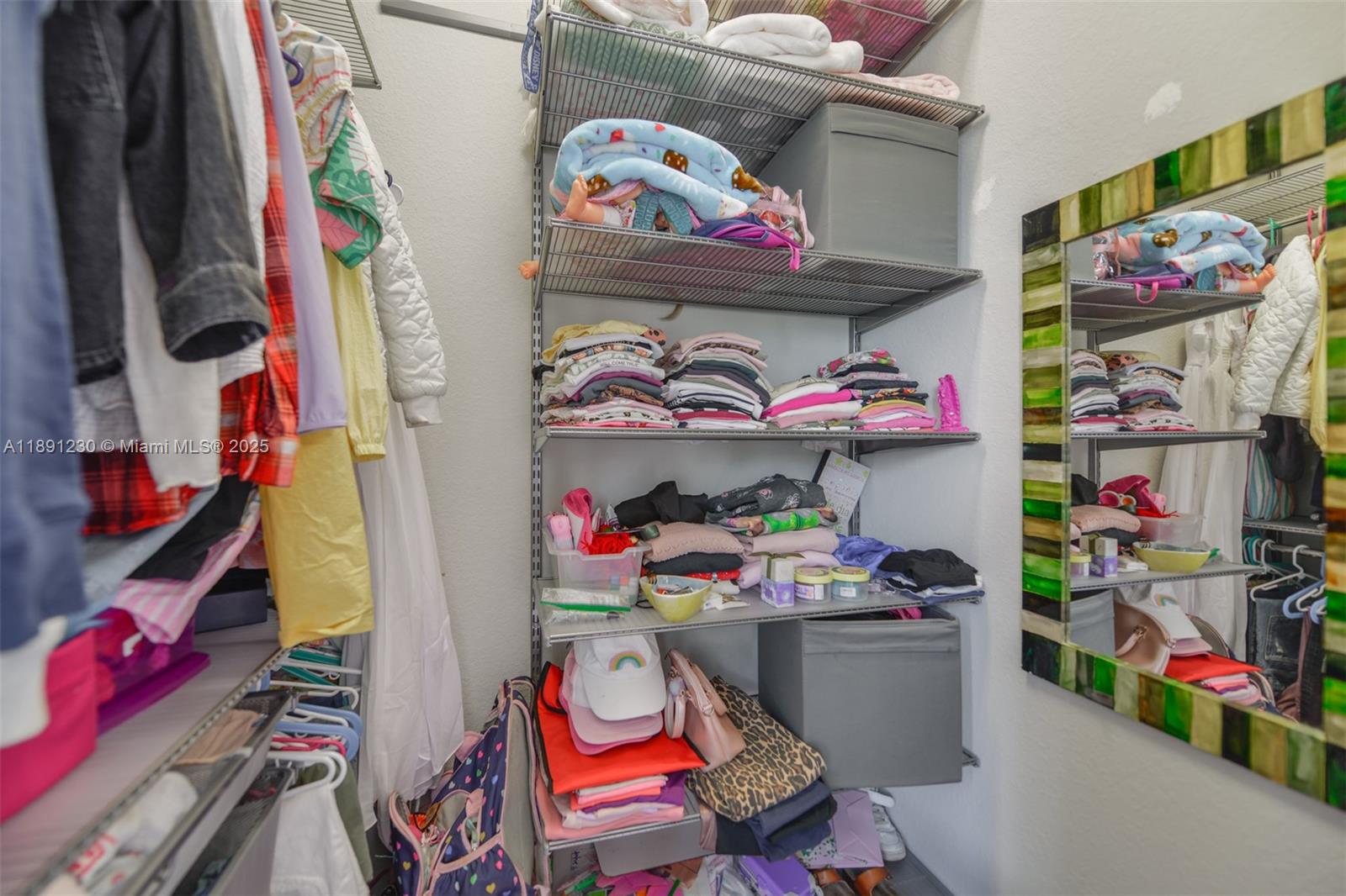 4735 3 / 3 1769 sq. ft. $ 2025-10-06 0 Photo