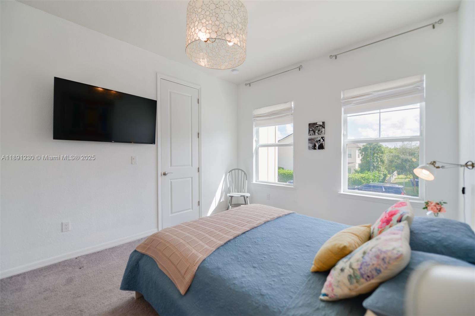 4735 3 / 3 1769 sq. ft. $ 2025-10-06 0 Photo