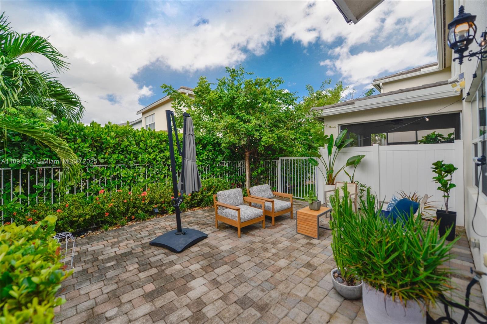 4735 3 / 3 1769 sq. ft. $ 2025-10-06 0 Photo