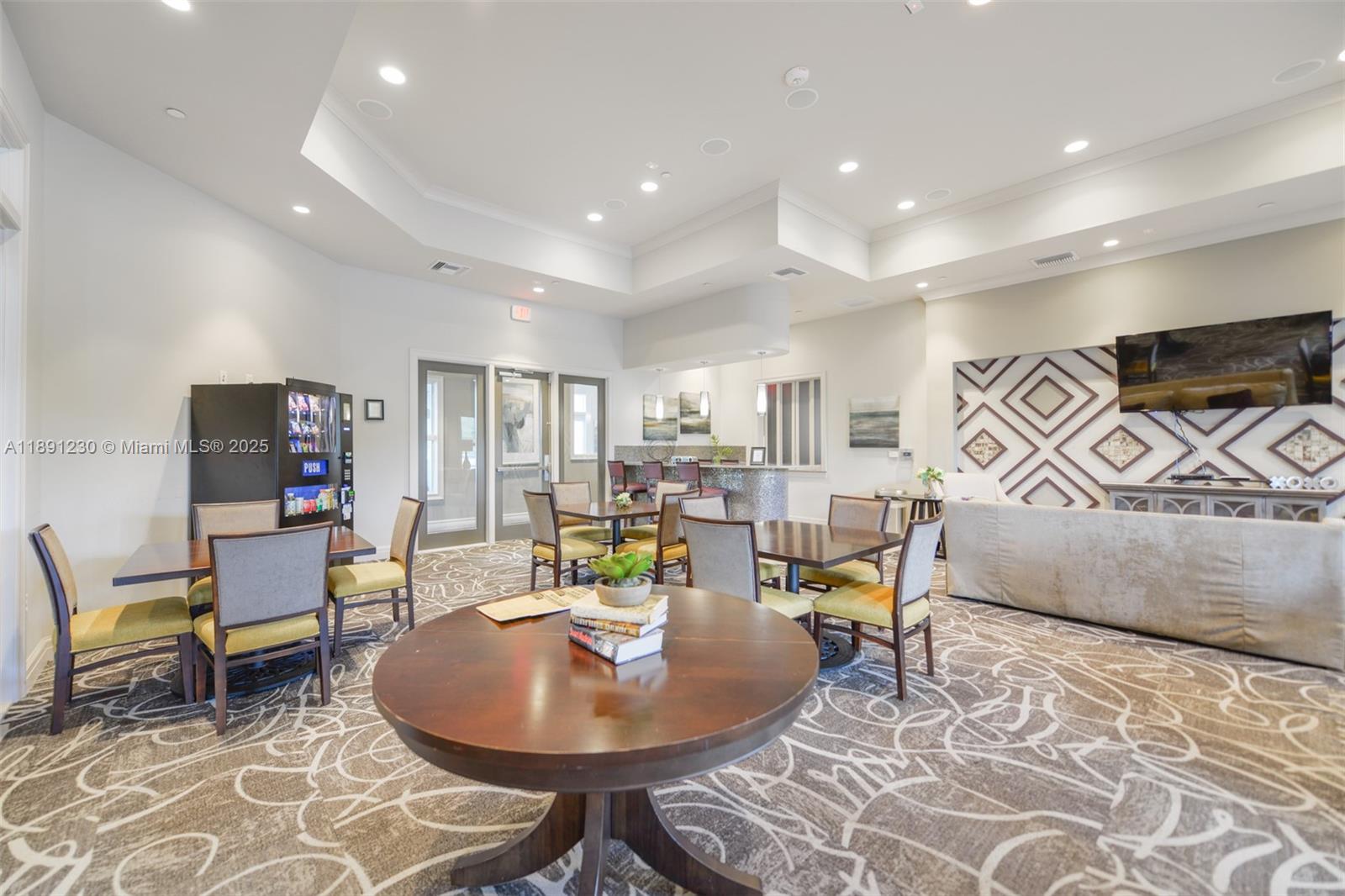 4735 3 / 3 1769 sq. ft. $ 2025-10-06 0 Photo