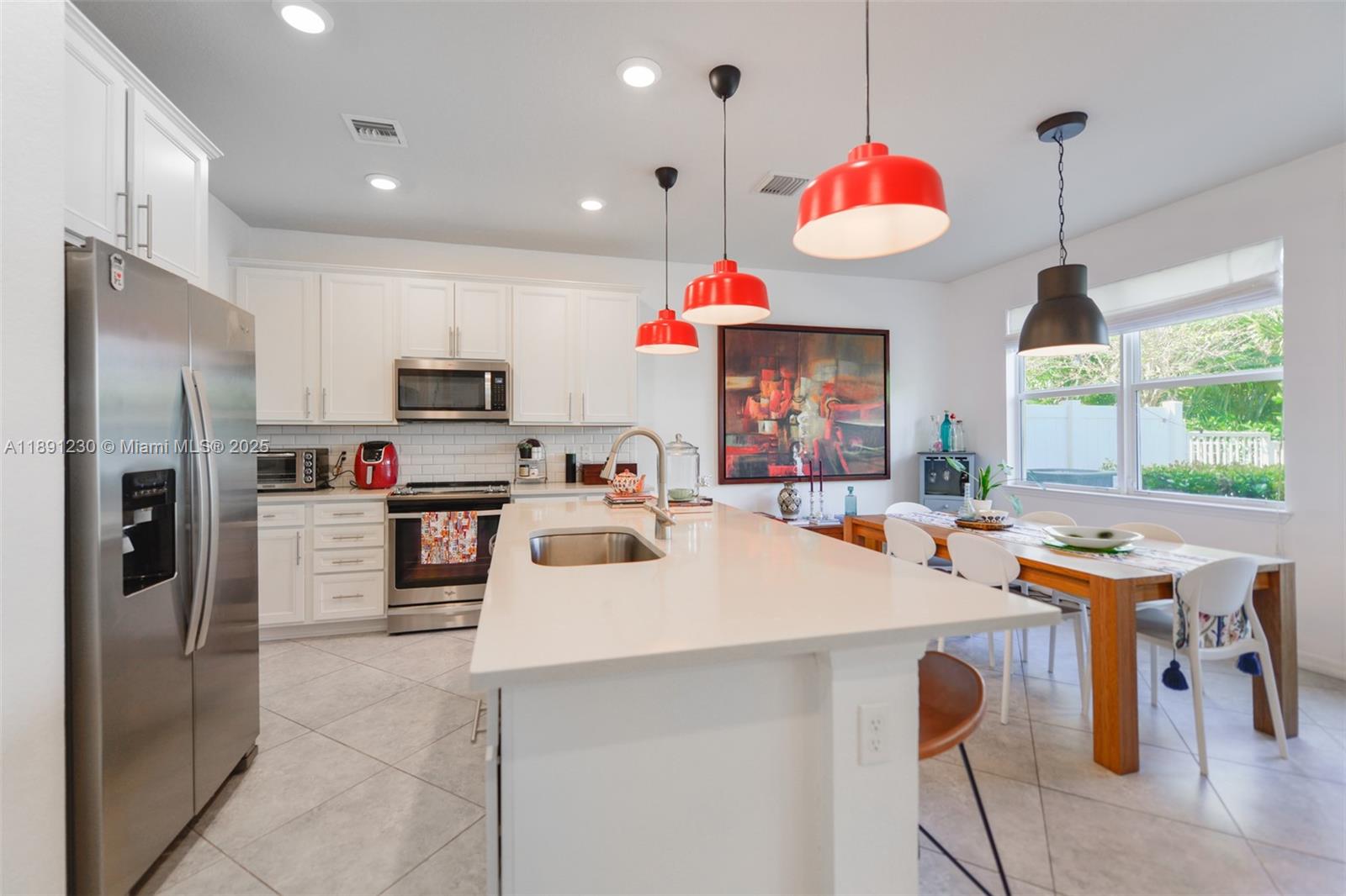 4735 3 / 3 1769 sq. ft. $ 2025-10-06 0 Photo