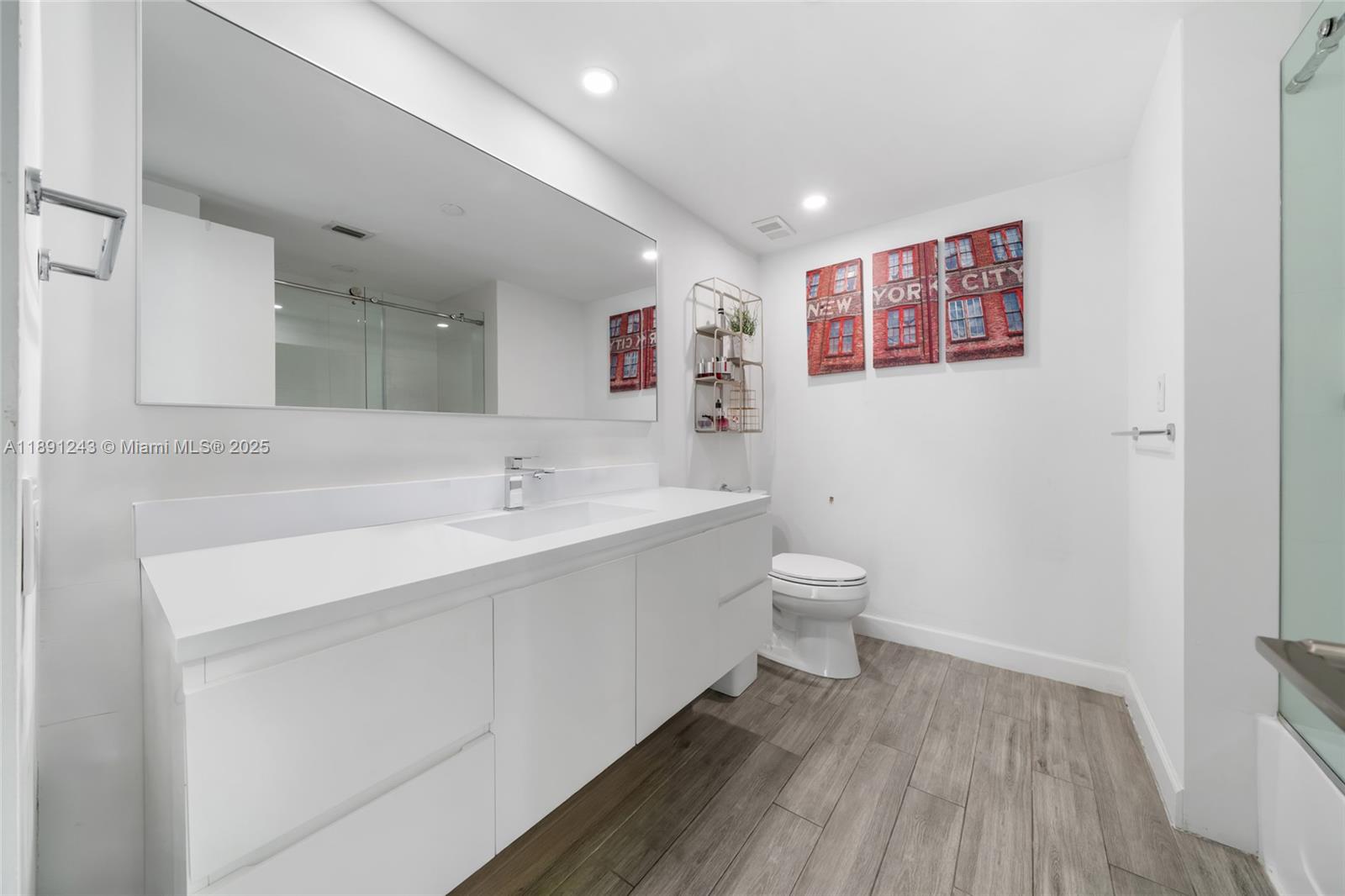 Photo of 20185 Country Club Dr  #1402, Aventura, Florida, 33180 - 