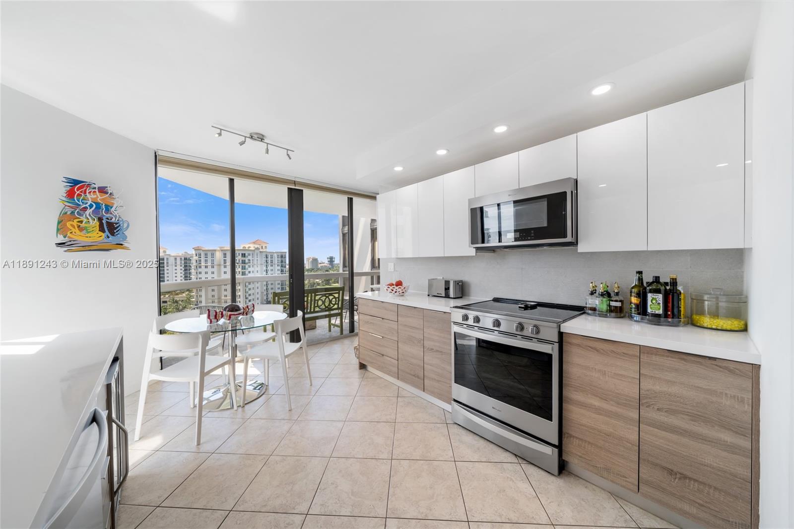 Photo of 20185 Country Club Dr  #1402, Aventura, Florida, 33180 - 