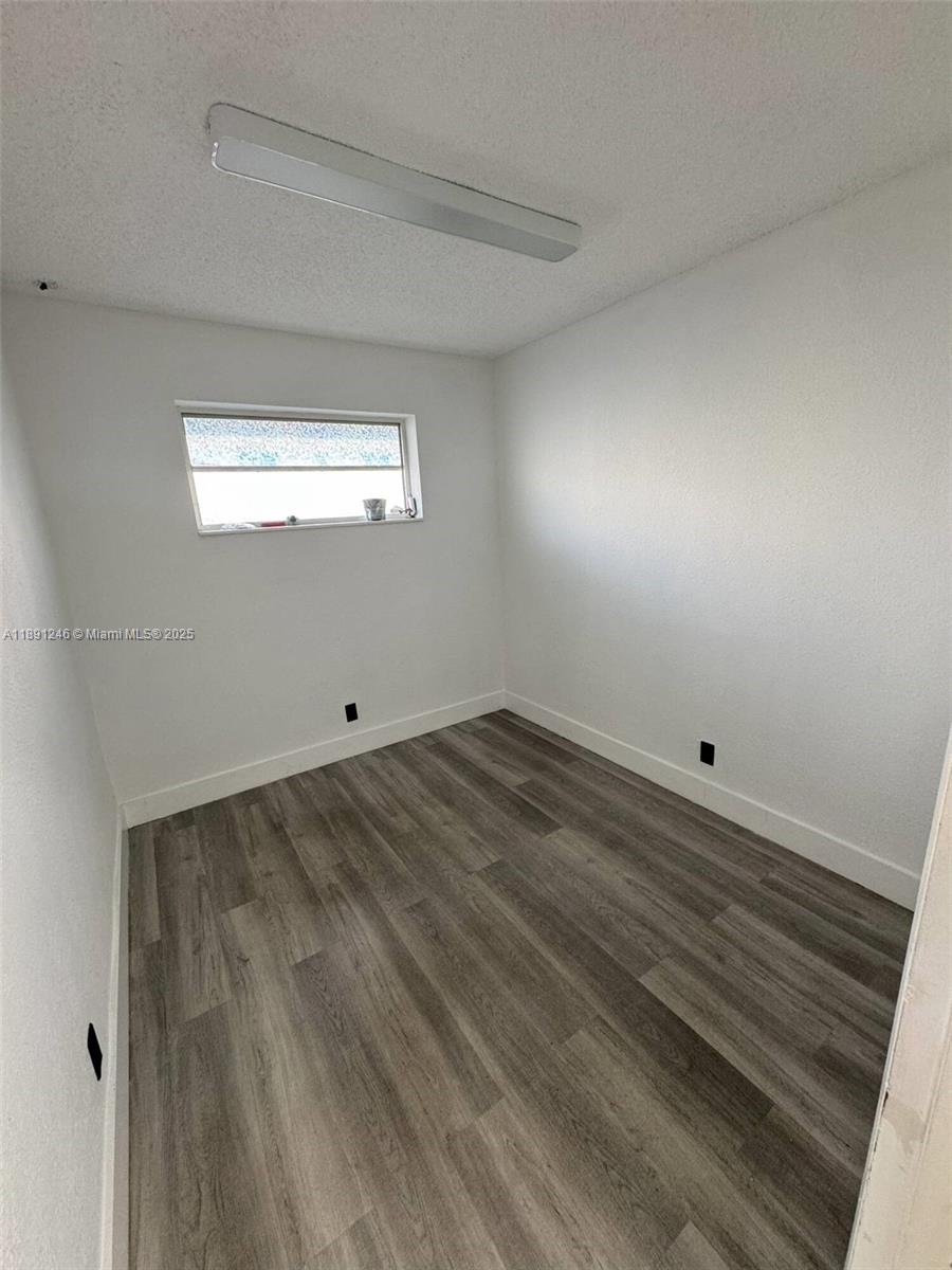  /   sq. ft. $ 2025-10-06 0 Photo