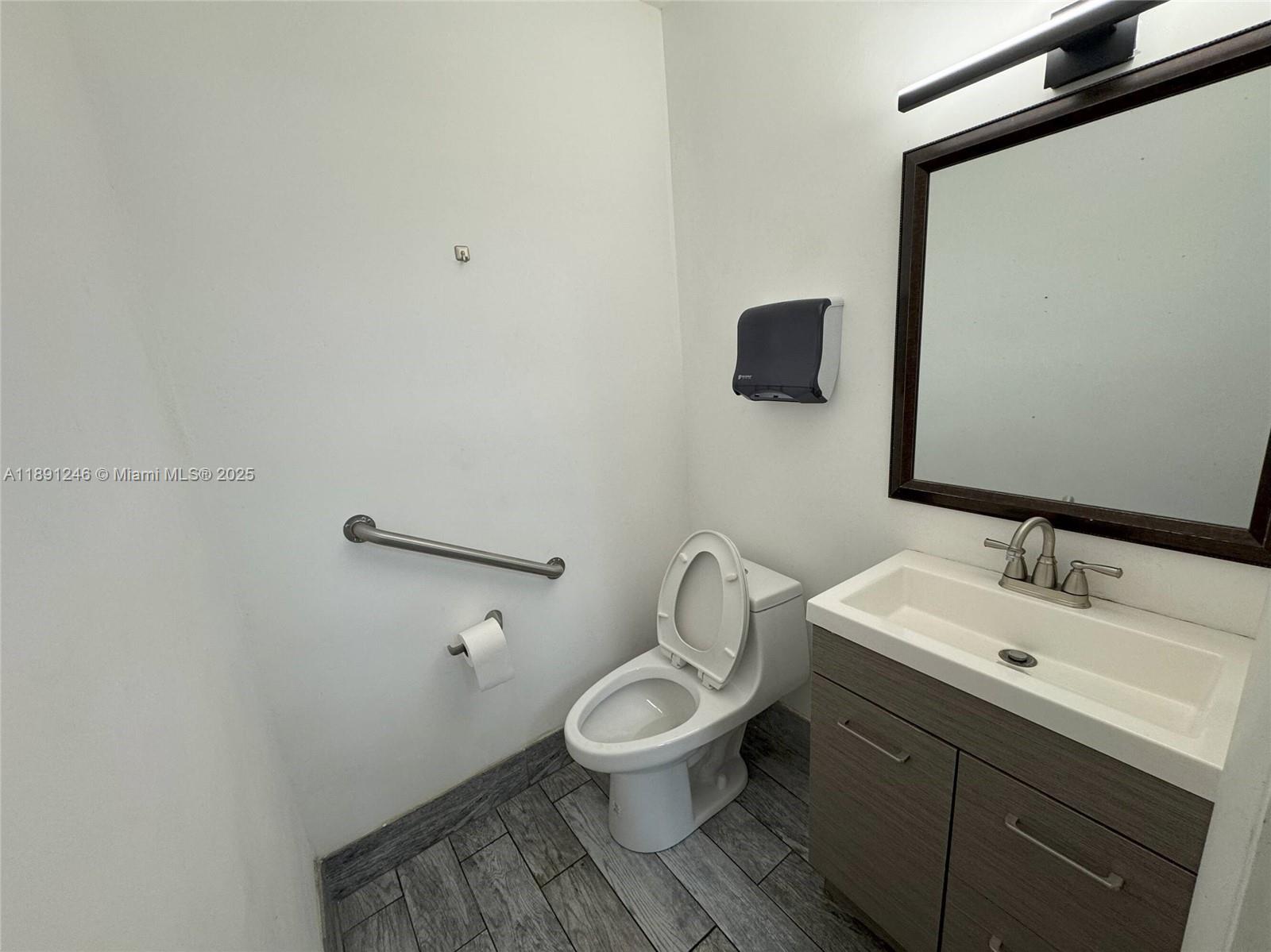   /   sq. ft. $ 2025-10-06 0 Photo