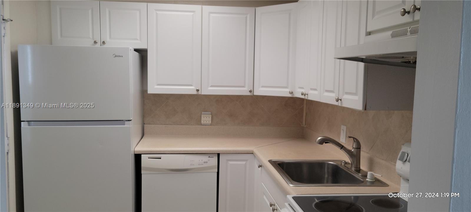 Photo of 3475 Country Club Dr  #319, Aventura, Florida, 33180 - 