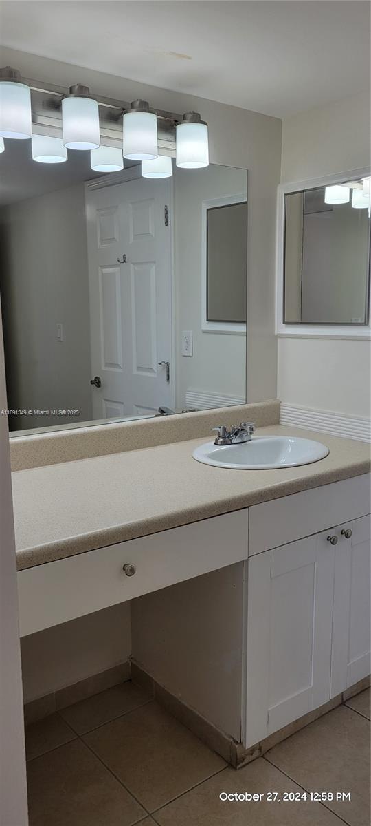 Photo of 3475 Country Club Dr  #319, Aventura, Florida, 33180 - 