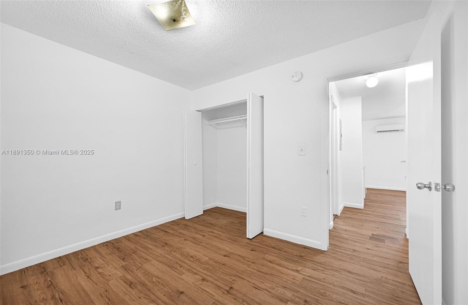   /   sq. ft. $ 2025-10-06 0 Photo