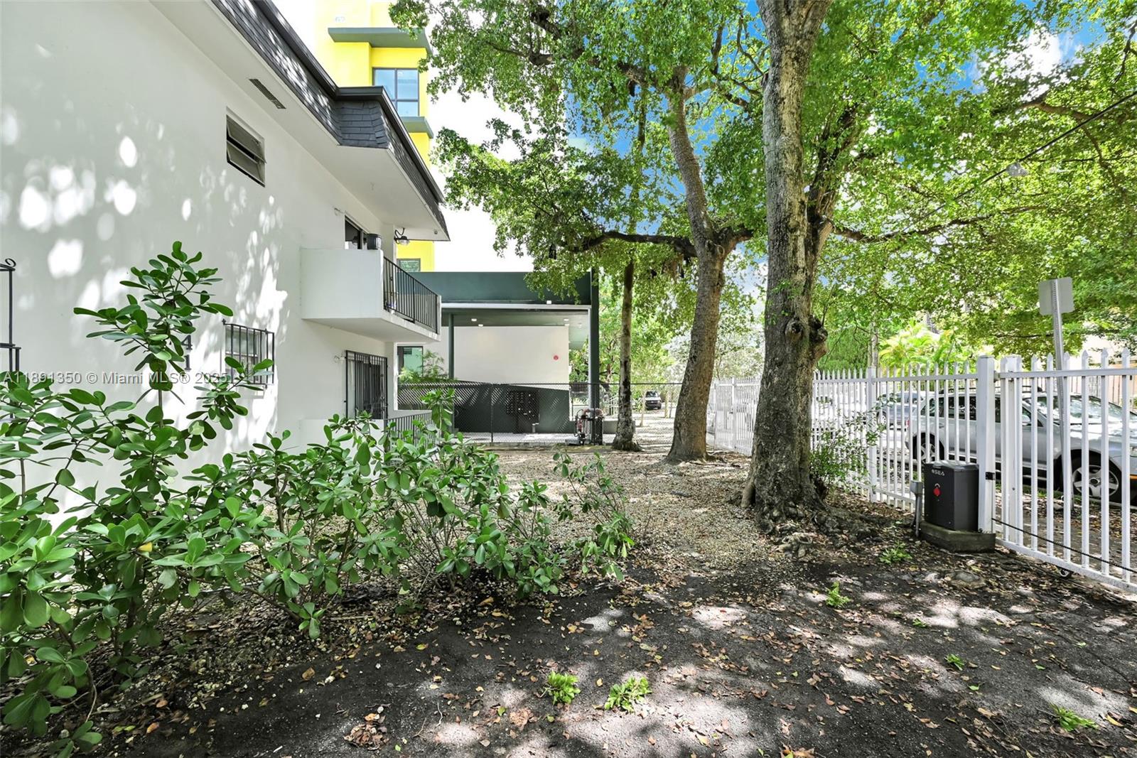   /   sq. ft. $ 2025-10-06 0 Photo