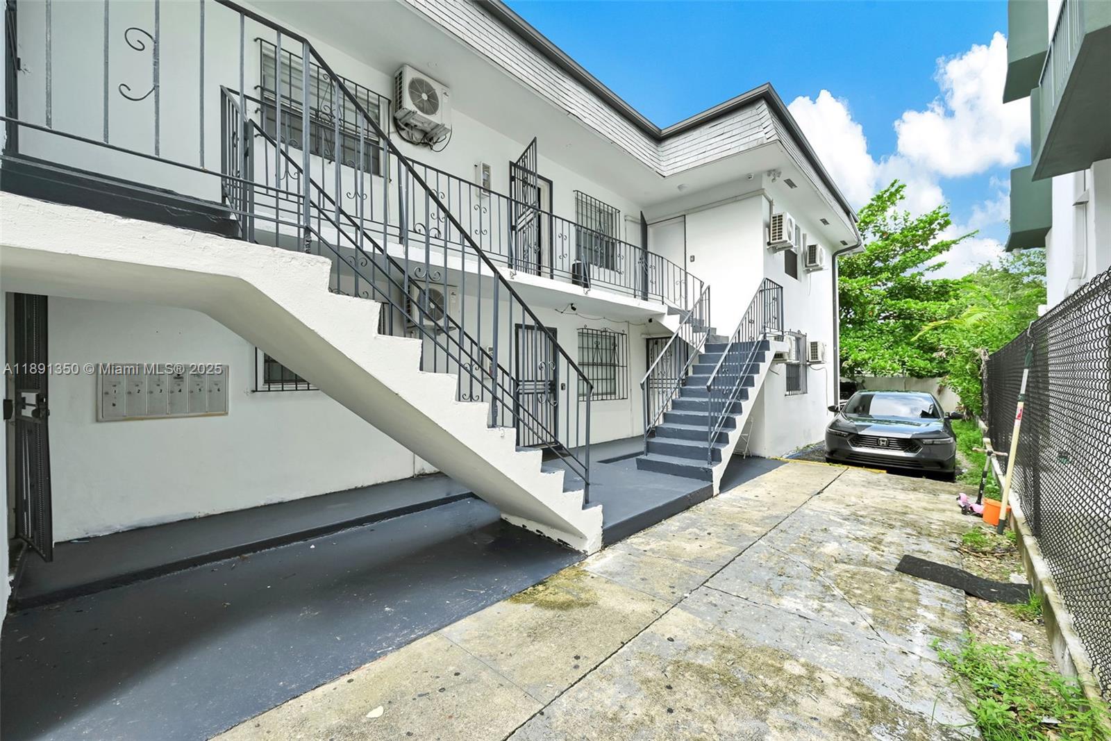   /   sq. ft. $ 2025-10-06 0 Photo
