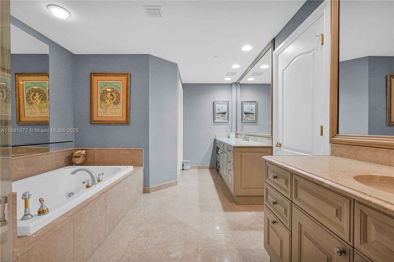 Photo of 3501 Ocean Drive  #PH7, Hollywood, Florida, 33019 - 