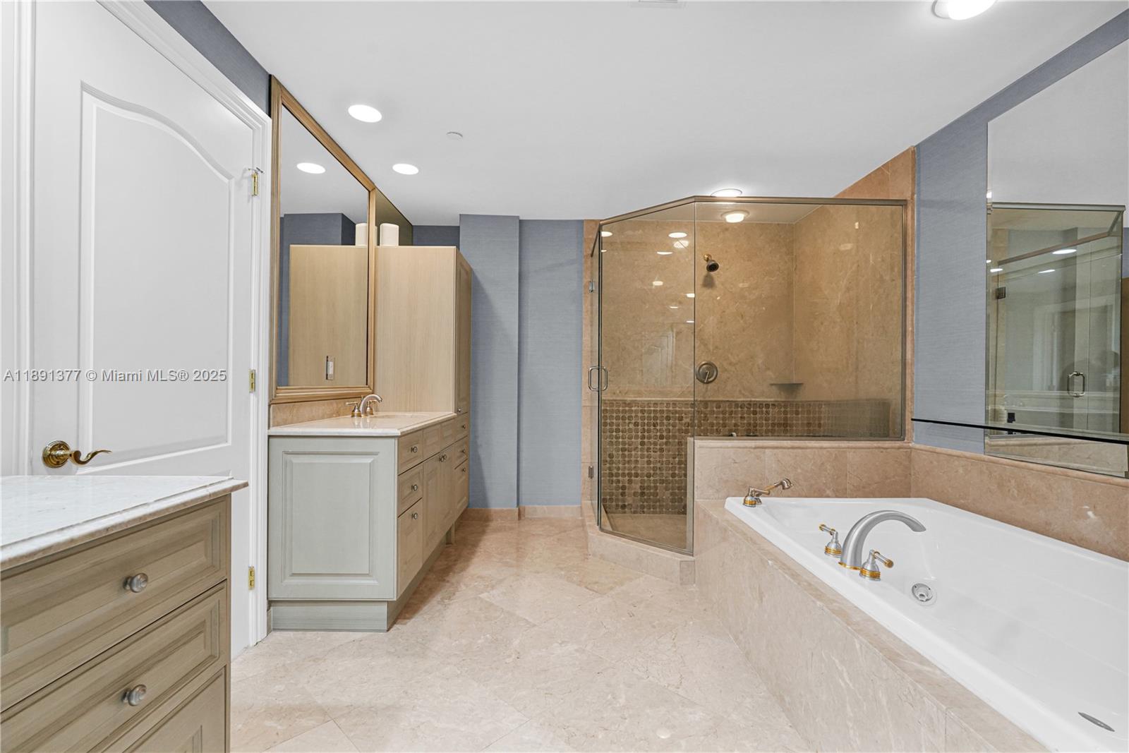 Photo of 3501 Ocean Drive  #PH7, Hollywood, Florida, 33019 - 