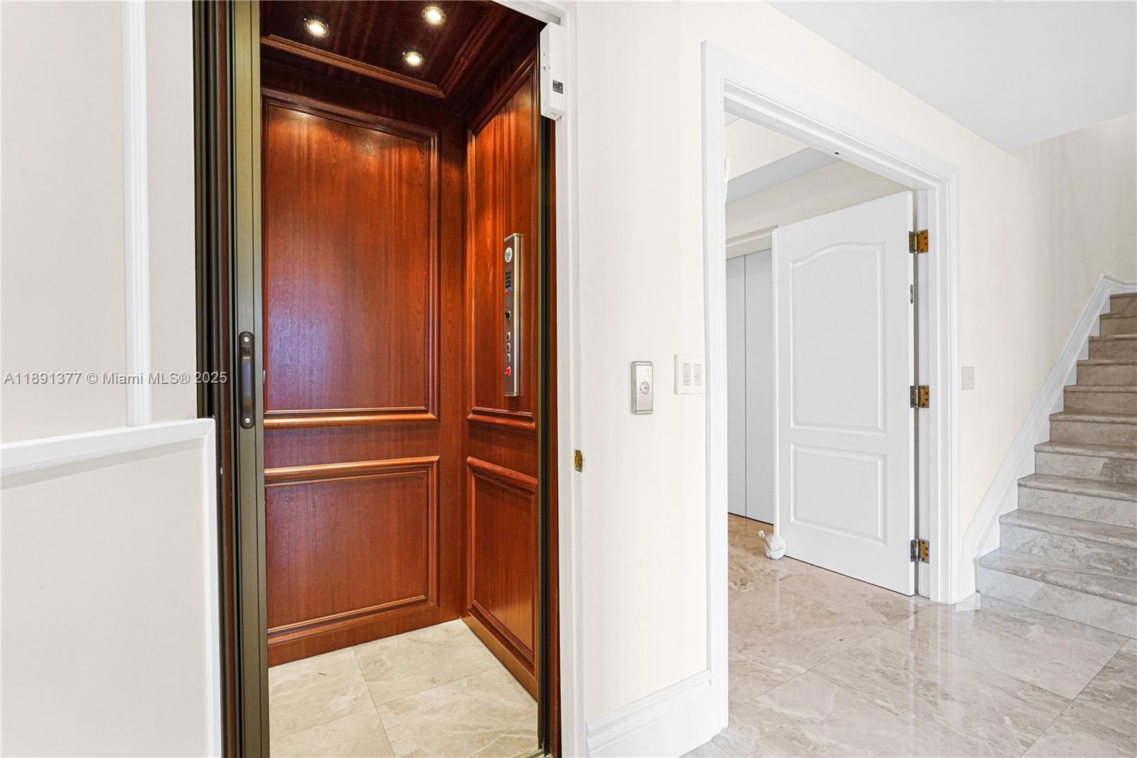 Photo of 3501 Ocean Drive  #PH7, Hollywood, Florida, 33019 - Elevator