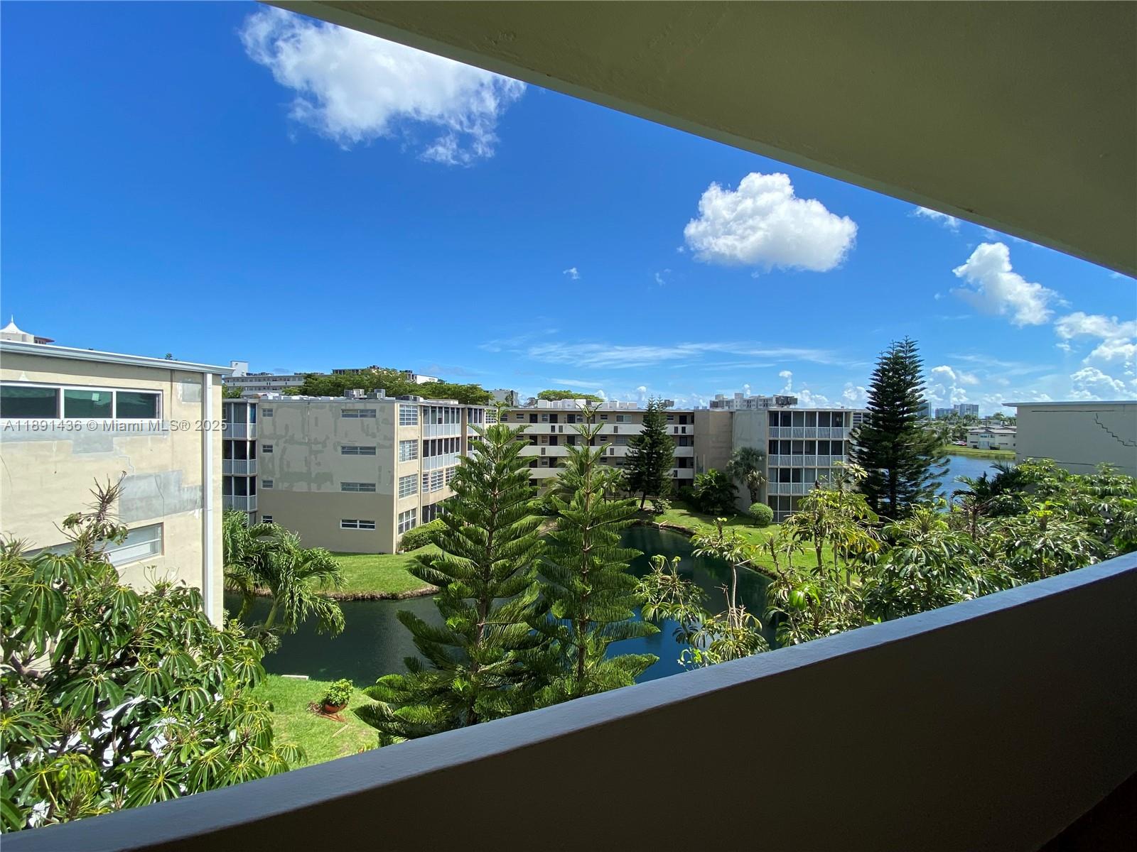 413-1 2 / 2 1315 sq. ft. $ 2025-10-06 0 foto