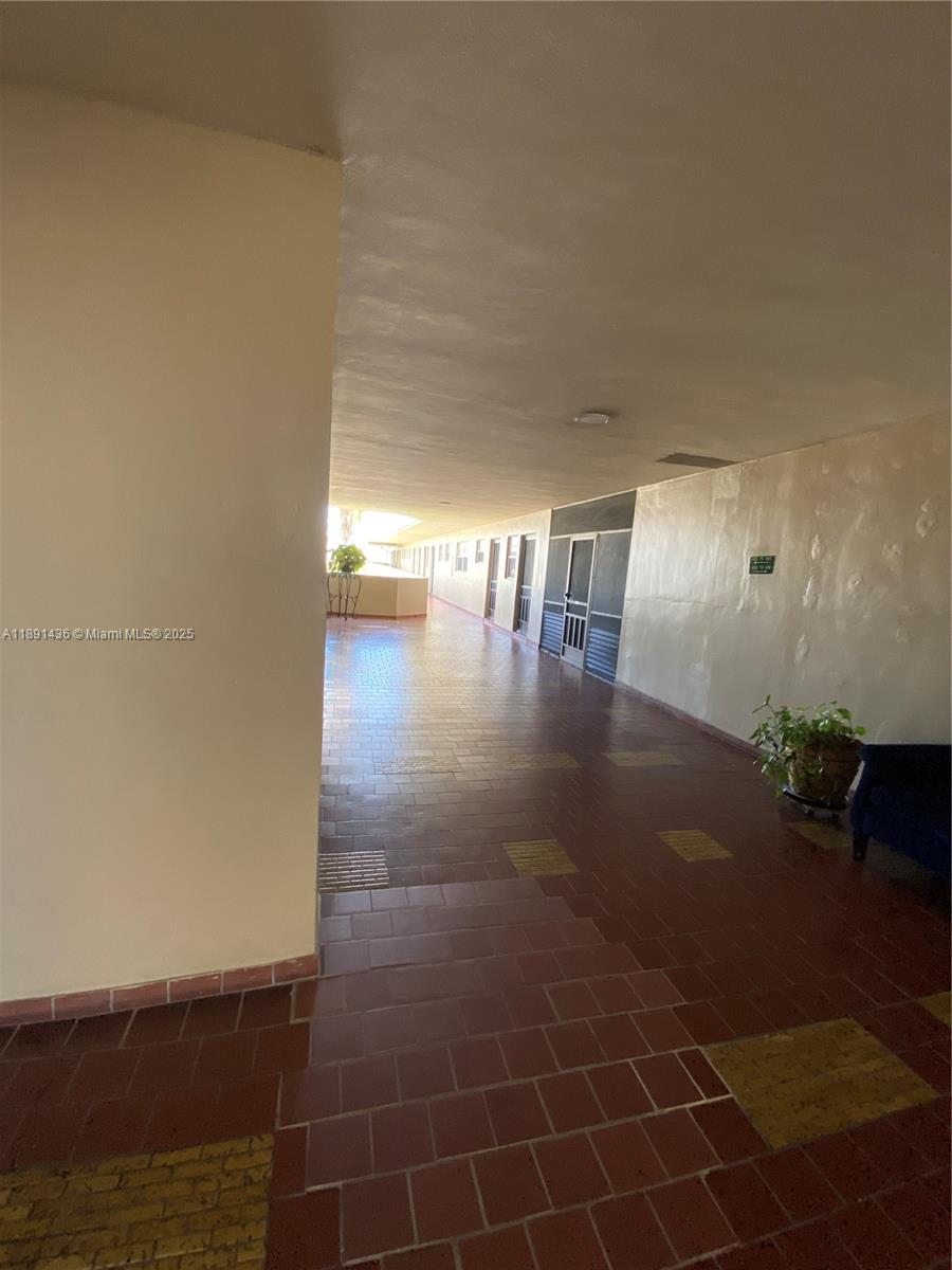 413-1 2 / 2 1315 sq. ft. $ 2025-10-06 0 foto