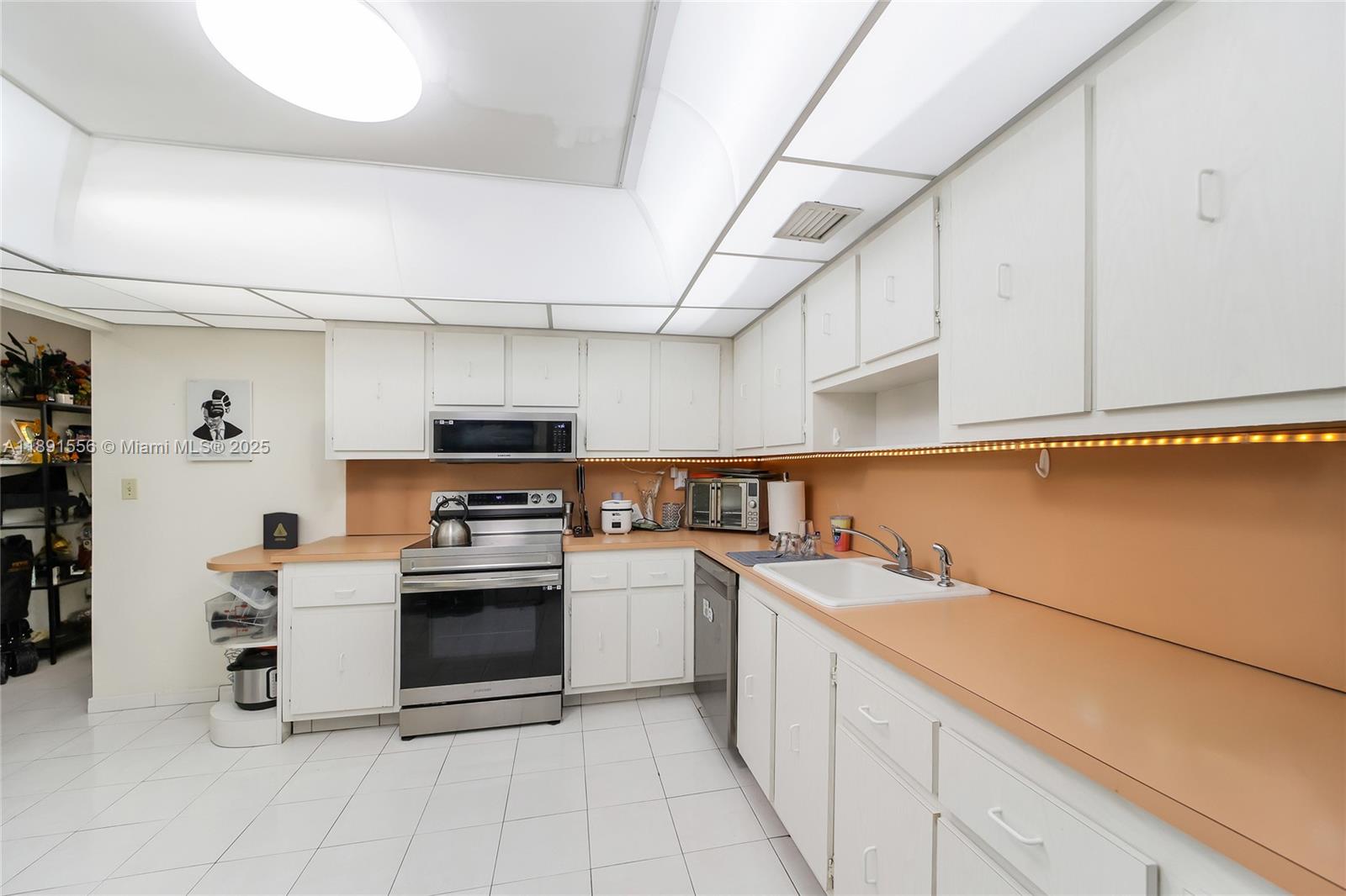 Photo of 600 Three Islands Blvd  #1021, Hallandale Beach, Florida, 33009 - 