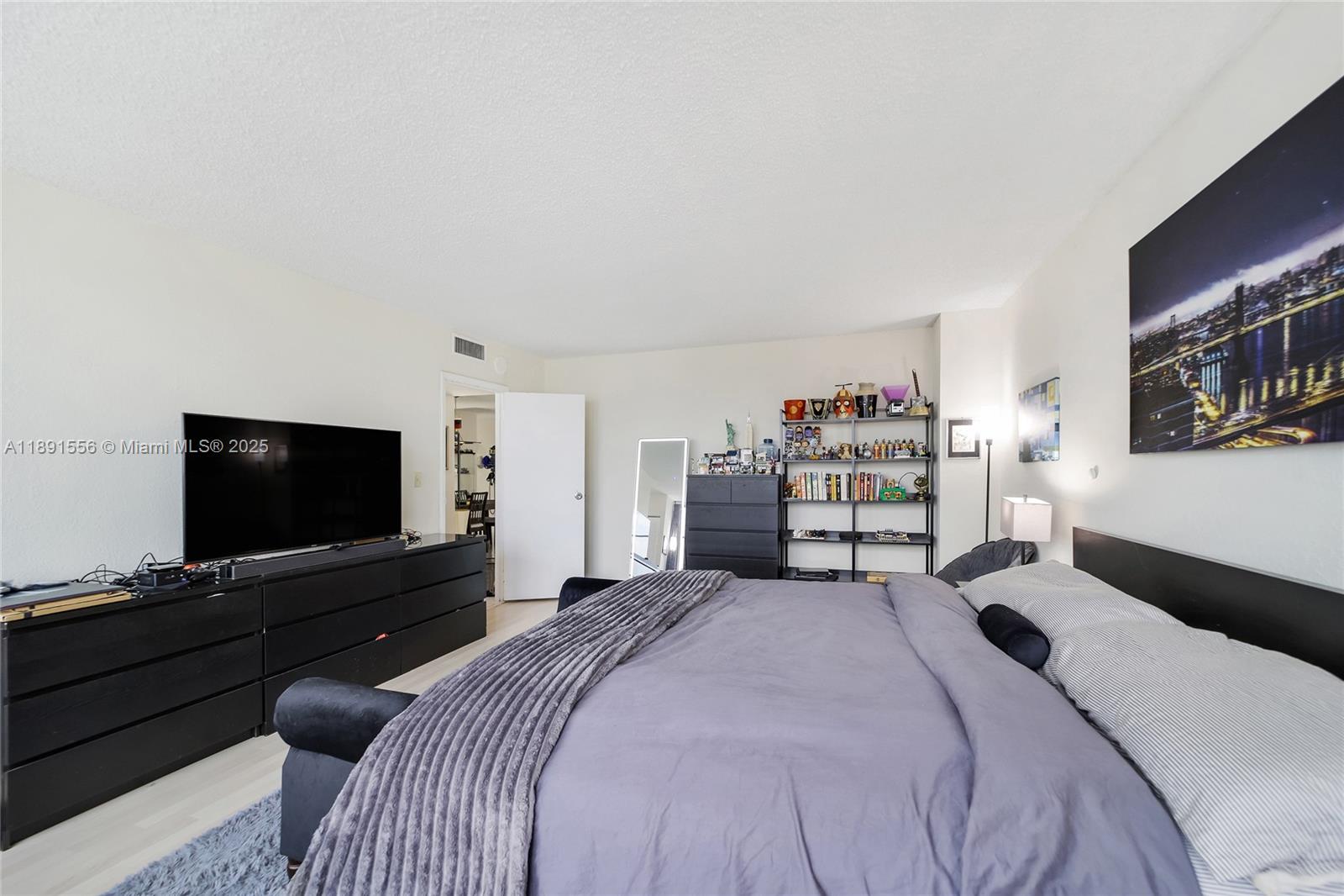 Photo of 600 Three Islands Blvd  #1021, Hallandale Beach, Florida, 33009 - 