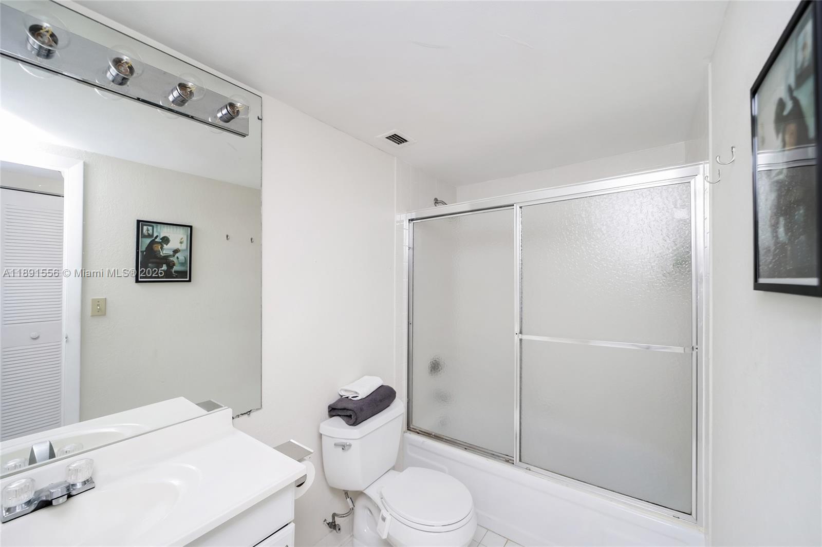 Photo of 600 Three Islands Blvd  #1021, Hallandale Beach, Florida, 33009 - Second bathroom