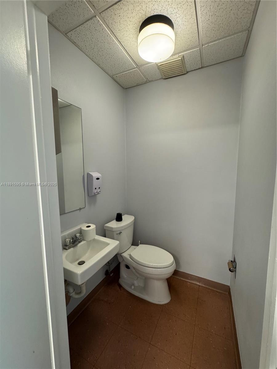   /   sq. ft. $ 2025-10-07 0 Photo
