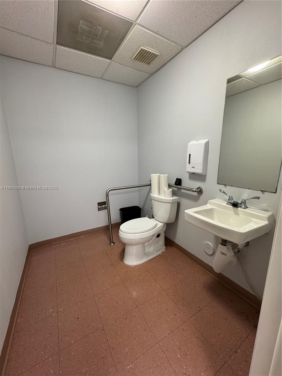   /   sq. ft. $ 2025-10-07 0 Photo