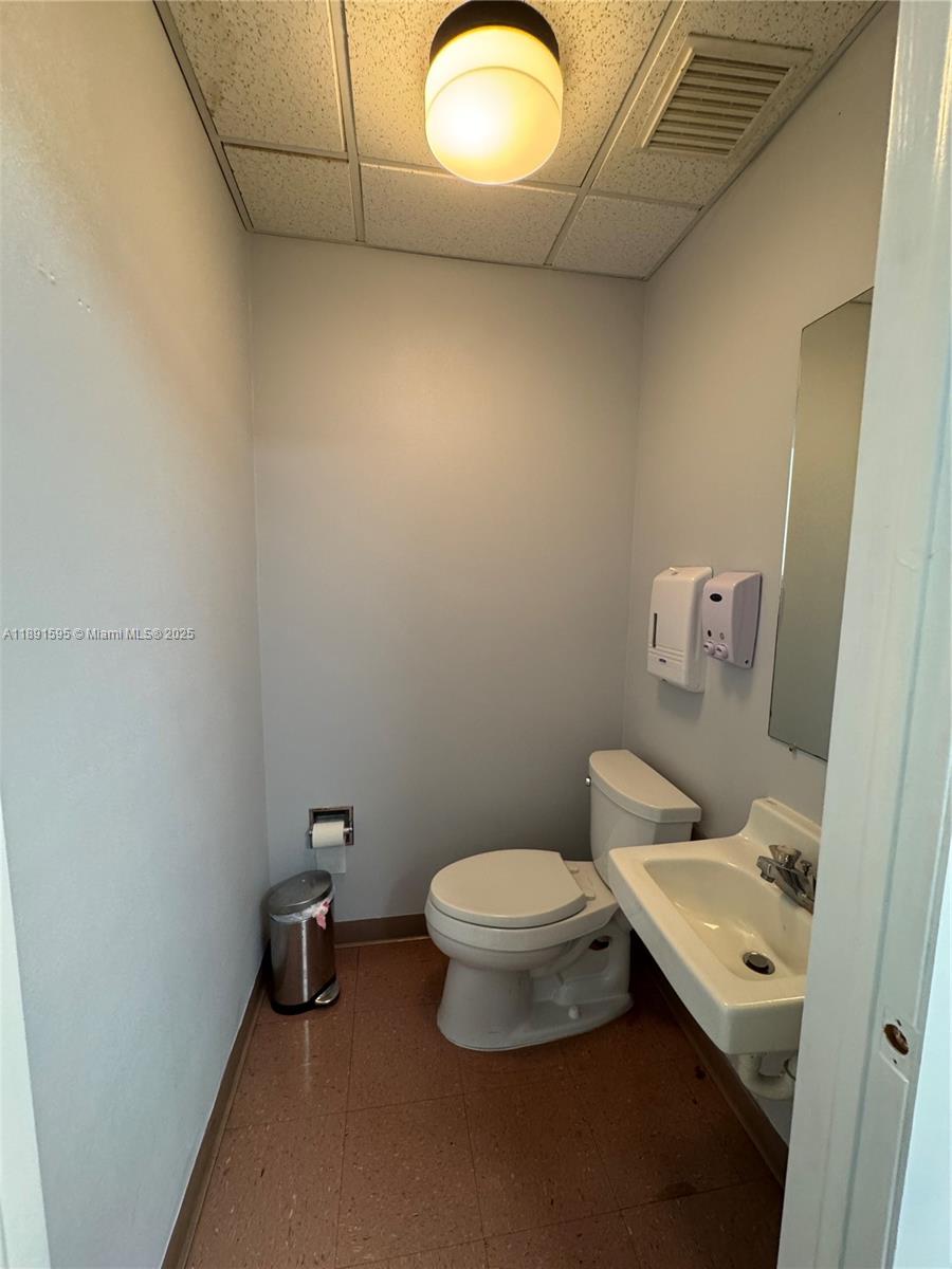   /   sq. ft. $ 2025-10-07 0 Photo