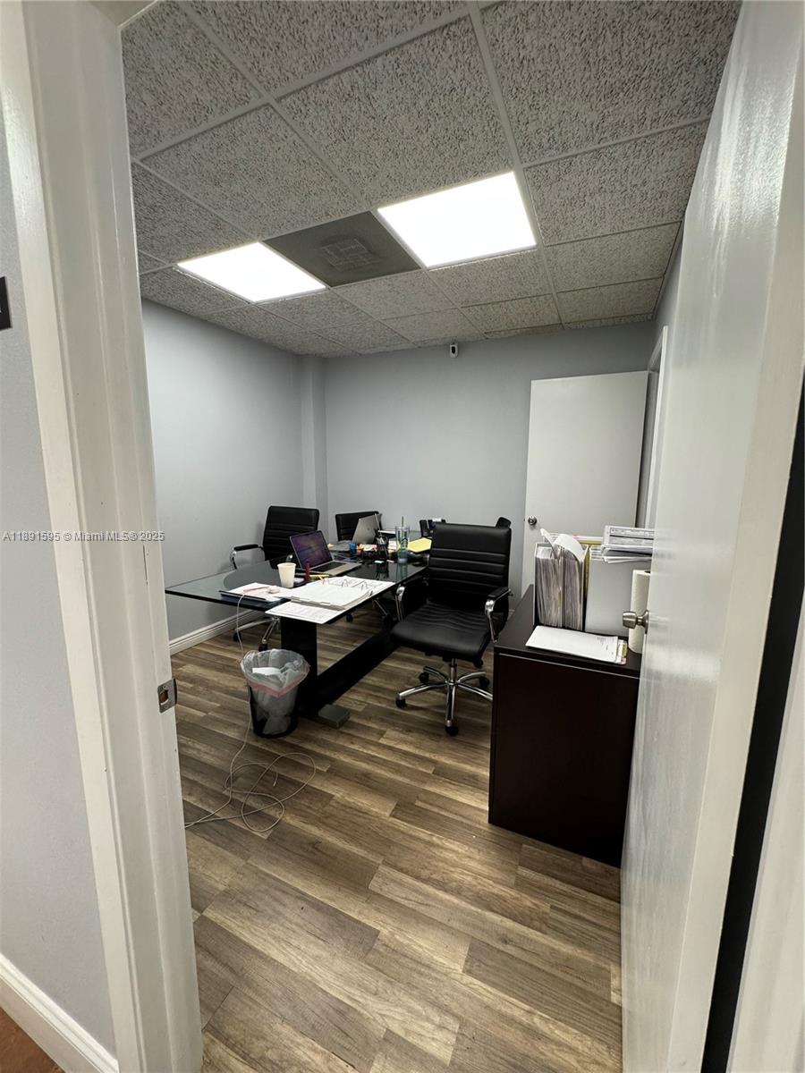   /   sq. ft. $ 2025-10-07 0 Photo